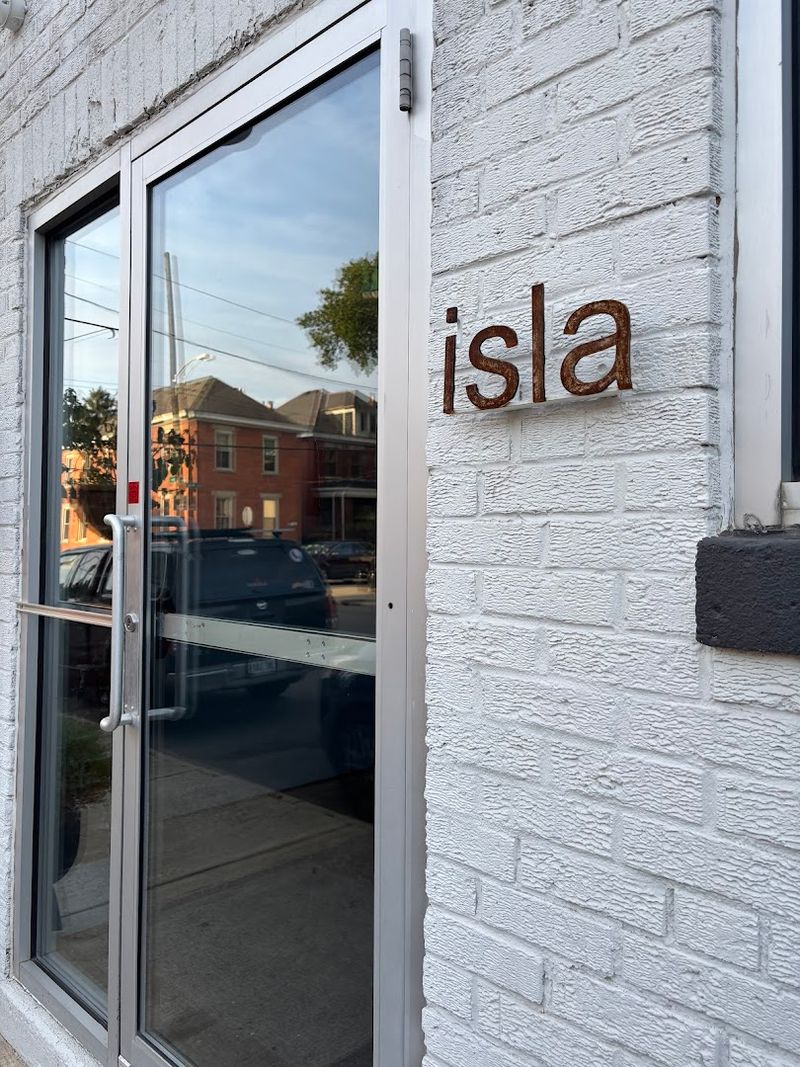 Isla, Columbus Isla, Columbus