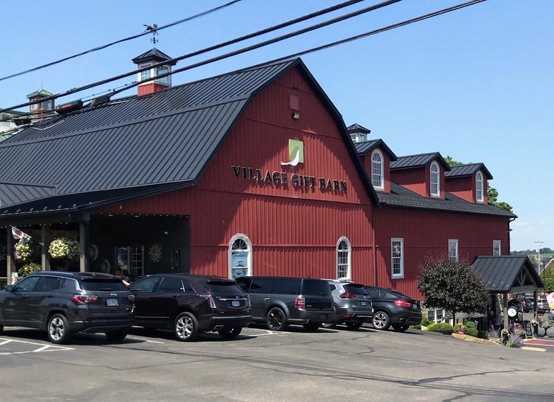 It is a signature stop in Amish Country