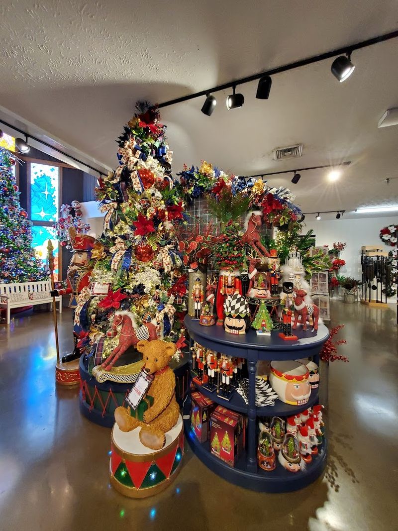 It's More Than Shopping—It's a Full Christmas Experience It's More Than Shopping—It's a Full Christmas Experience