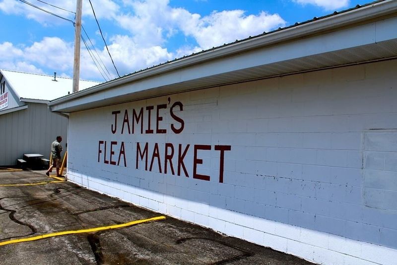 Jamie’s Flea Market (South Amherst) Jamie’s Flea Market (South Amherst)