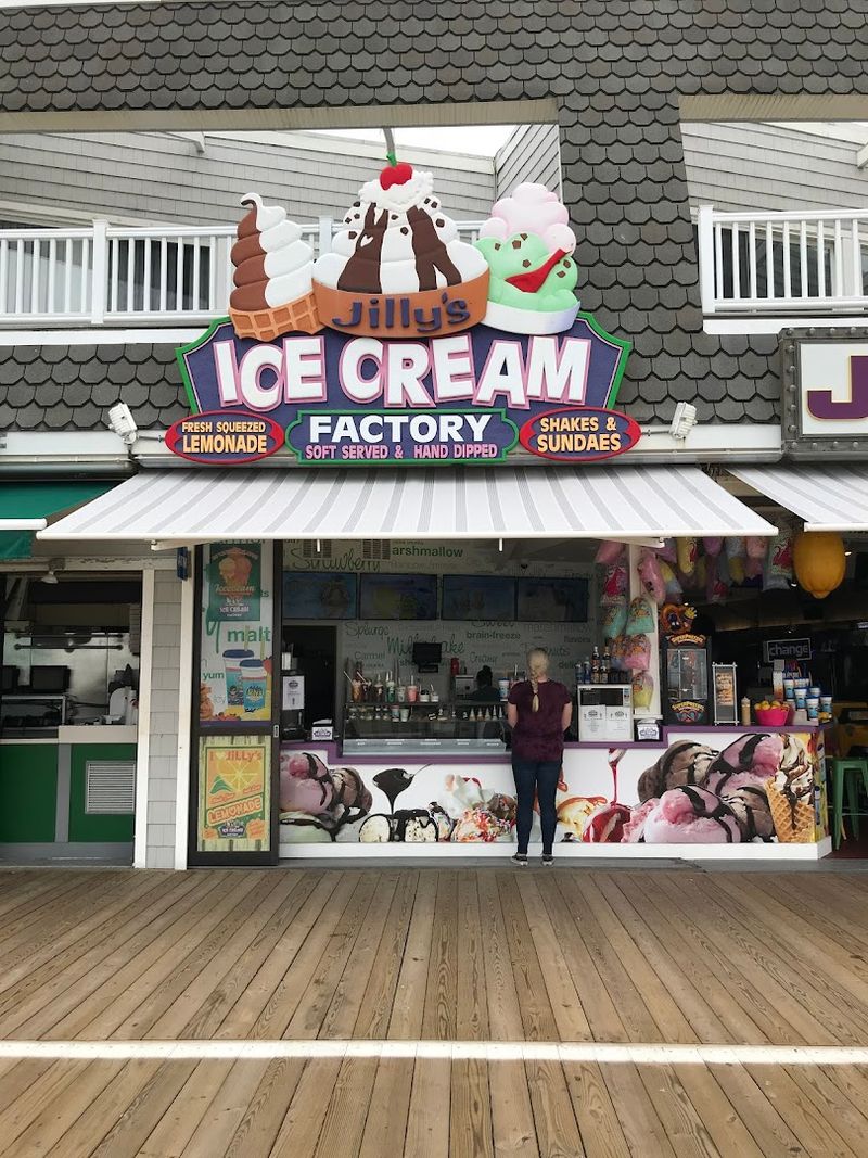 JiLLy’s Ice Cream Factory JiLLy’s Ice Cream Factory