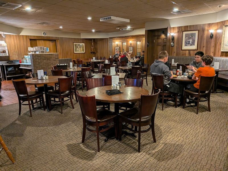 Knight's Steakhouse – Ann Arbor