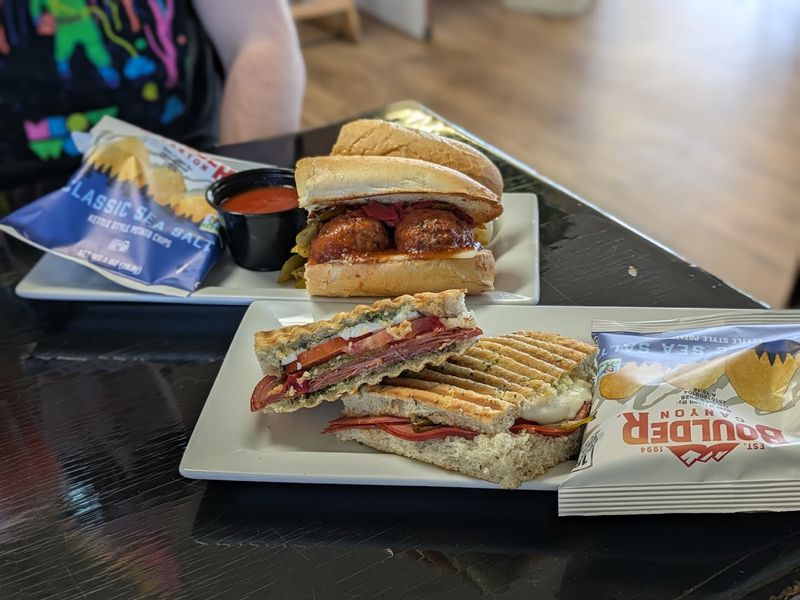 The Tomato Slice That Changes the Whole Sandwich The Tomato Slice That Changes the Whole Sandwich