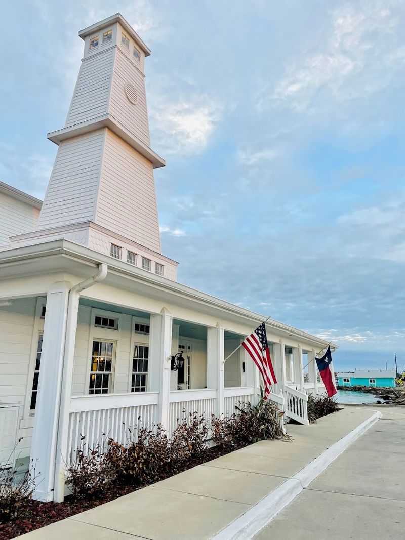 Lighthouse Inn at Aransas Bay (Rockport) Lighthouse Inn at Aransas Bay (Rockport)