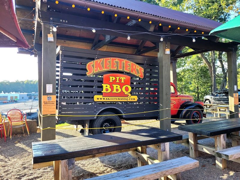Live Music, Patio Time, and the Best Hours to Go