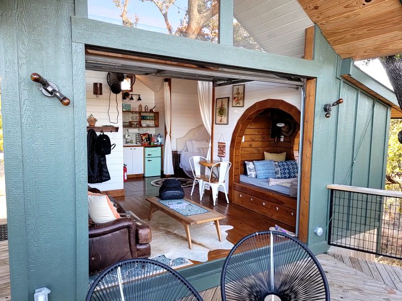 Live Oak Treehouse at The Meadow (Fredericksburg) Live Oak Treehouse at The Meadow (Fredericksburg)