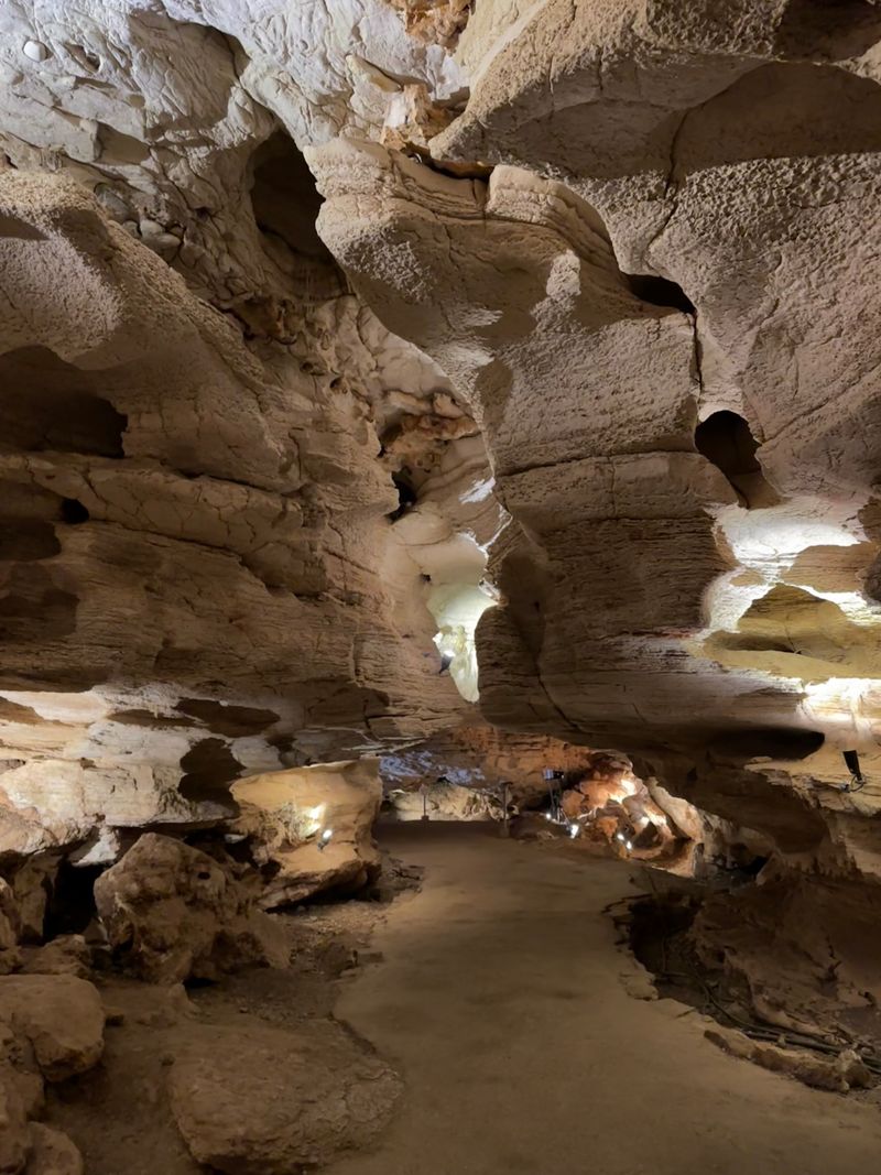 Longhorn Cavern State Park (Burnet) Longhorn Cavern State Park (Burnet)