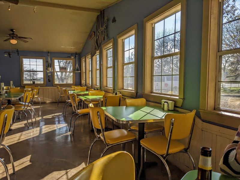 Mac & Ernie's Roadside Eatery (Tarpley) Mac & Ernie's Roadside Eatery (Tarpley)