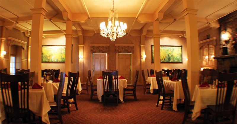 Mae’s Dining Room at Historic Summit Inn - Farmington