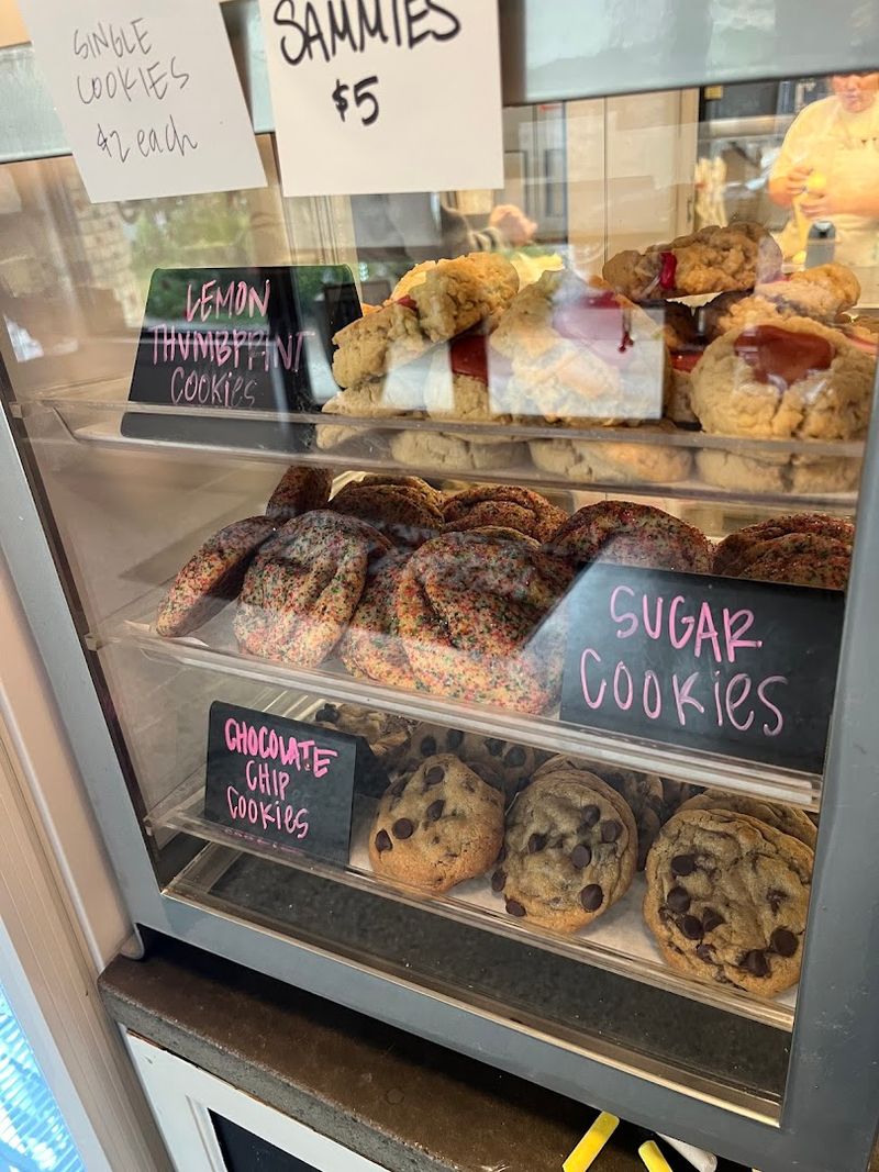 Magpies Bakery — Knoxville