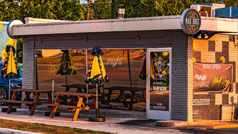 Mash Dogs & Burgers (Austin)