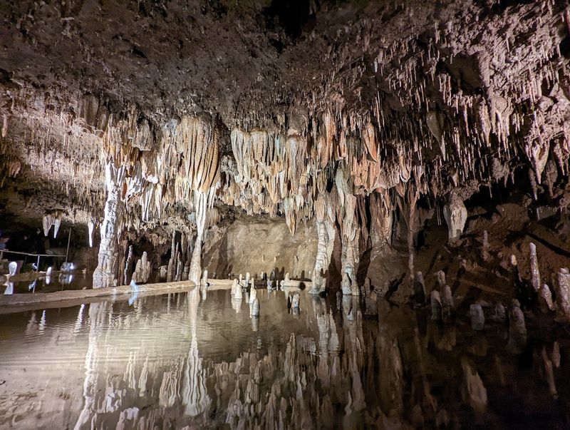 Meramec Caverns Meramec Caverns