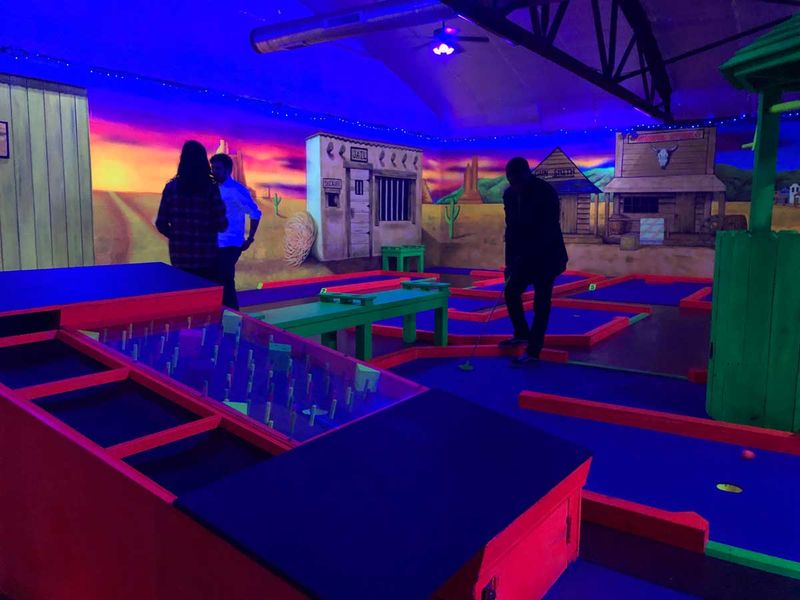 Mineral 49er Blacklight Mini Golf