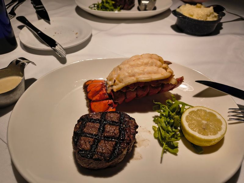 More than seafood, with steaks and surf and turf