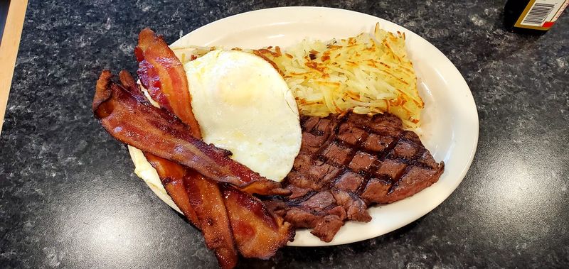 Mr. Mamas Breakfast And Lunch Mr. Mamas Breakfast And Lunch