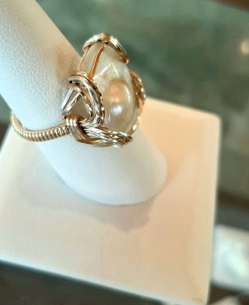 North America's Only Freshwater Pearl Farm Is Hiding In Tennessee North America's Only Freshwater Pearl Farm Is Hiding In Tennessee