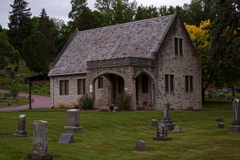 Oak Hill Cemetery, Youngstown