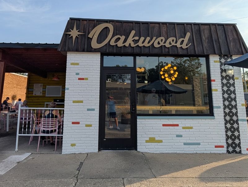 Oakwood Proper Burgers — Traverse City