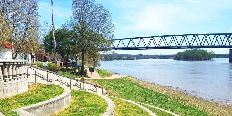 Ohio River Levee and Riverfront