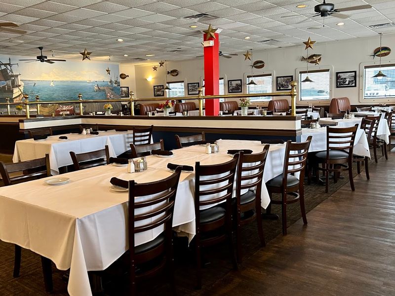 Old-School Ambiance That Feels Like Stepping Back to a Better Era Old-School Ambiance That Feels Like Stepping Back to a Better Era