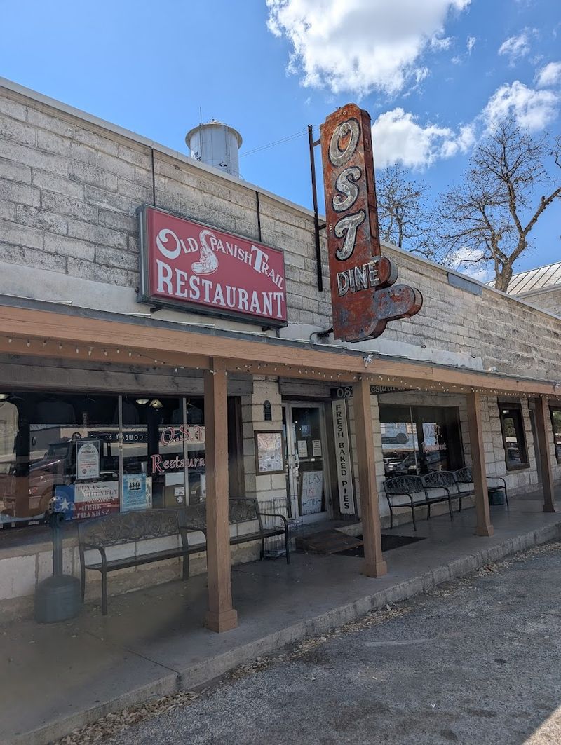 Old Spanish Trail Restaurant (Bandera)