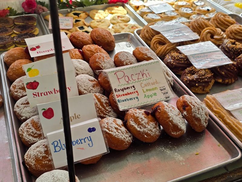 Pączki at New Palace Bakery, Hamtramck Pączki at New Palace Bakery, Hamtramck