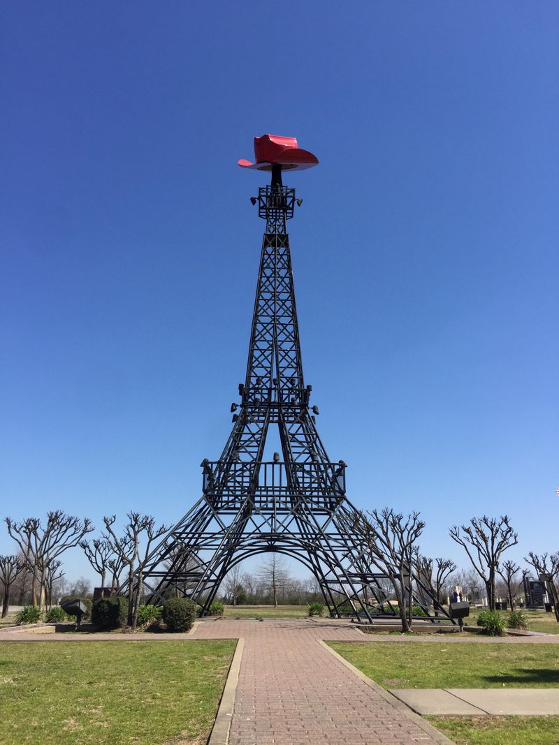 Paris Eiffel Tower With A Cowboy Hat (Paris) Paris Eiffel Tower With A Cowboy Hat (Paris)