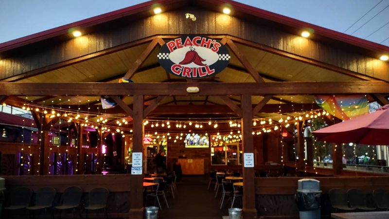 Peach’s Grill