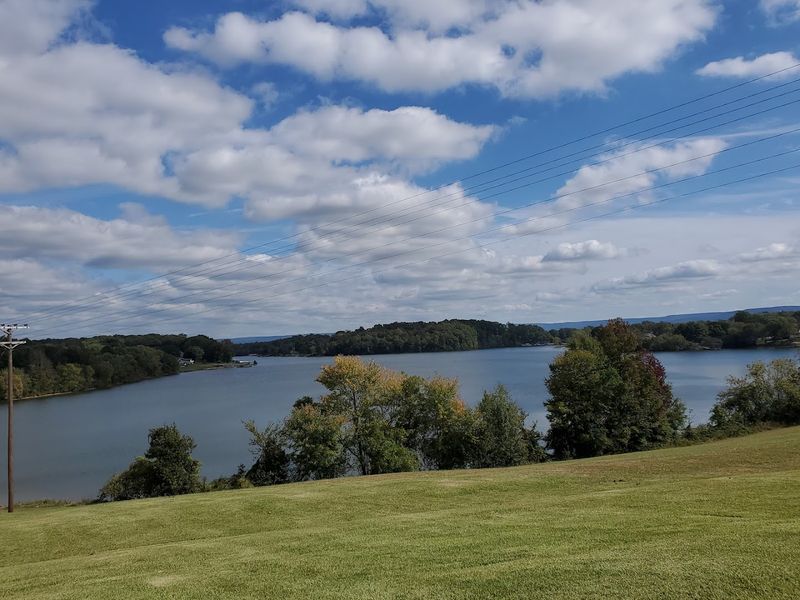 Plan A Slow Tennessee Lake Getaway That Still Leaves Room For Adventure