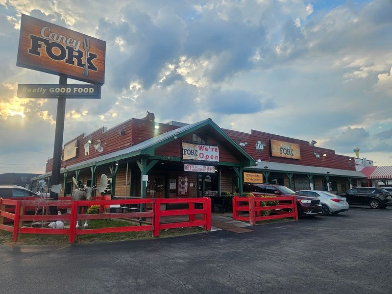 Plan Your Visit to Caney Fork River Valley Grille in Nashville Plan Your Visit to Caney Fork River Valley Grille in Nashville