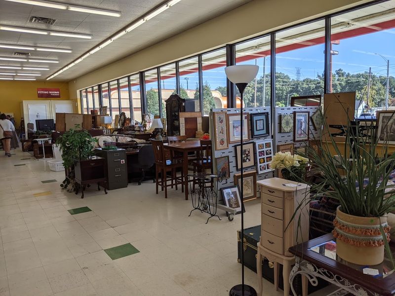 Plan Your Visit to KARM Stores in Knoxville