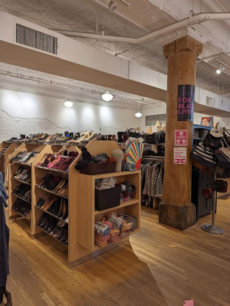 Planning Your Visit to Housing Works Thrift Shops - Chelsea Planning Your Visit to Housing Works Thrift Shops - Chelsea