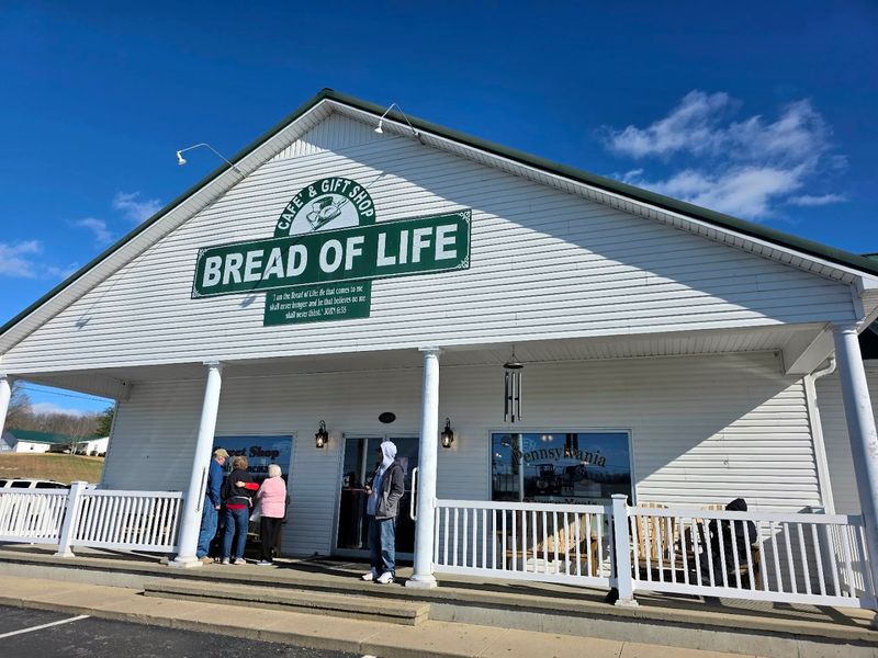 Planning a Visit to Bread of Life Cafe in Liberty