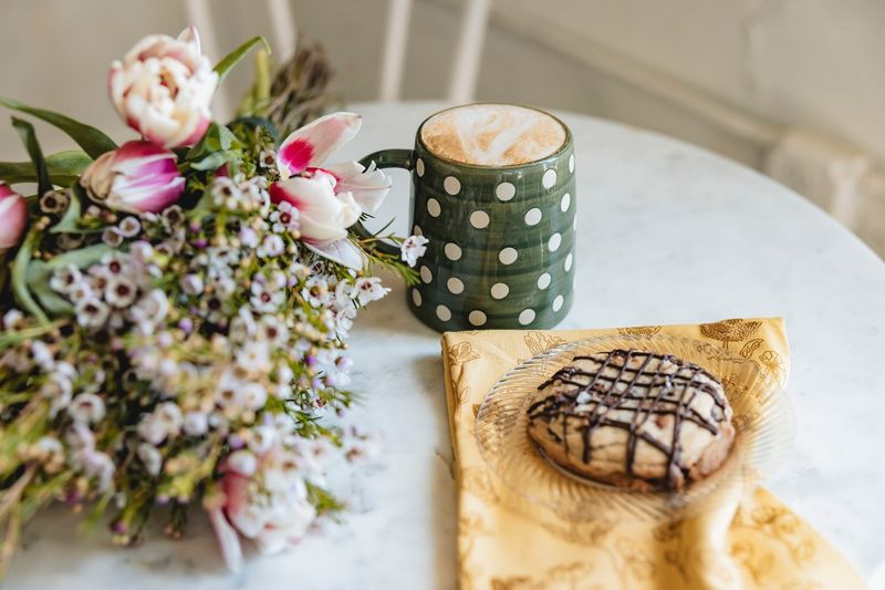 Plants, Flowers And Gifts That Make Browsing Feel Personal Plants, Flowers And Gifts That Make Browsing Feel Personal