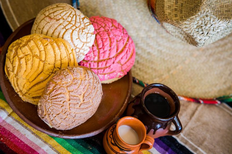 How to Order Smart and Catch the Bakery at Its Best