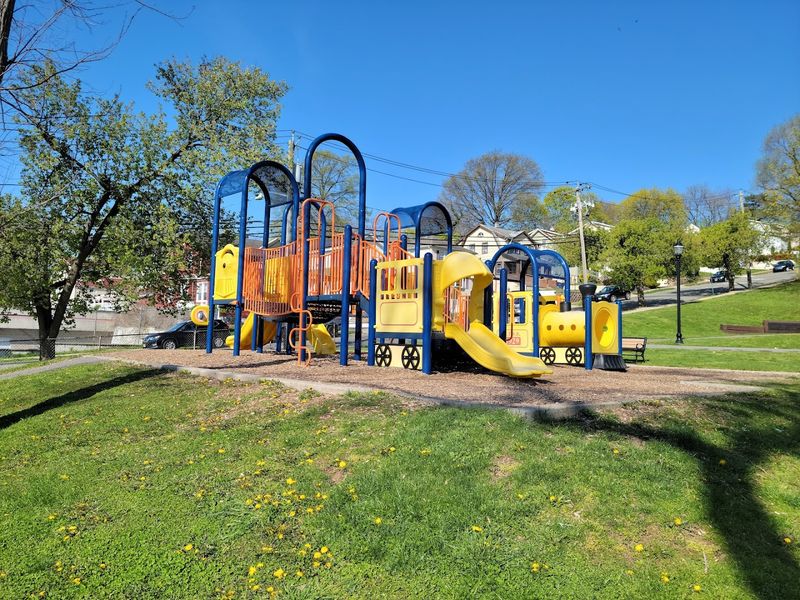 Polifly Park Splash Pad — Hackensack