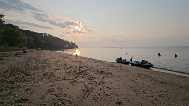 Popamora Point Beach, Highlands
