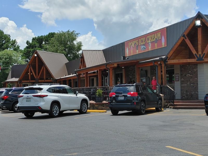 Pop's Barbeque — Cornersville