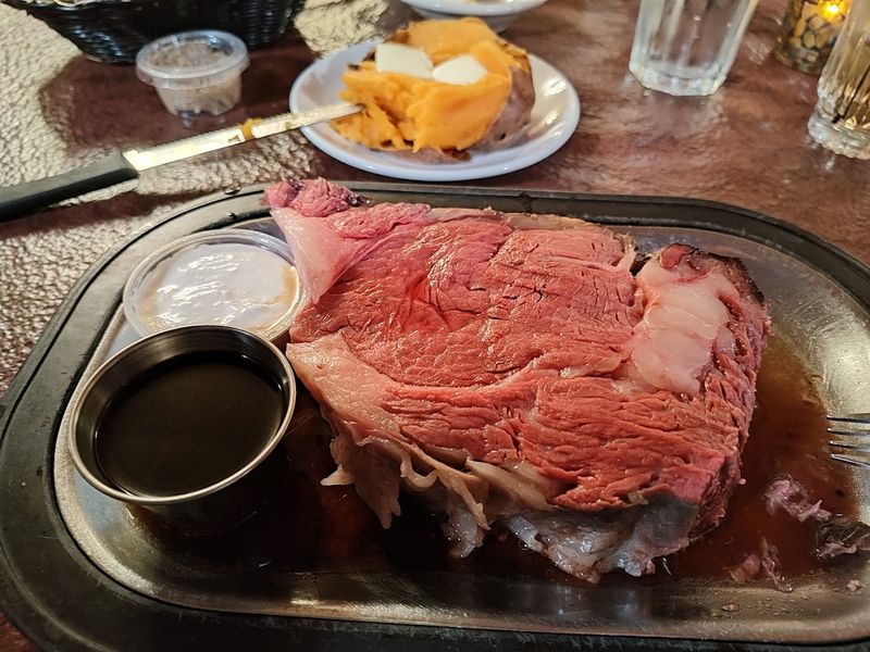 Portions, pacing, and value give the meal staying power