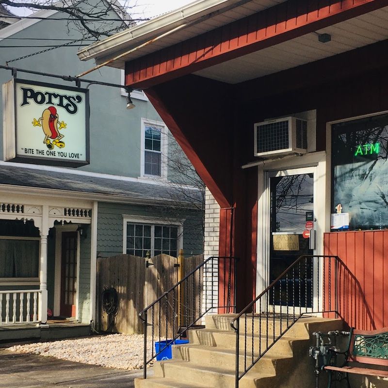 Potts’ Hot Dogs, PA Potts’ Hot Dogs, PA
