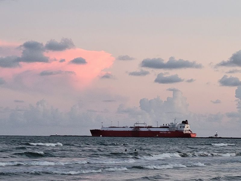 Proximity to Freeport Without the Industrial Atmosphere Proximity to Freeport Without the Industrial Atmosphere