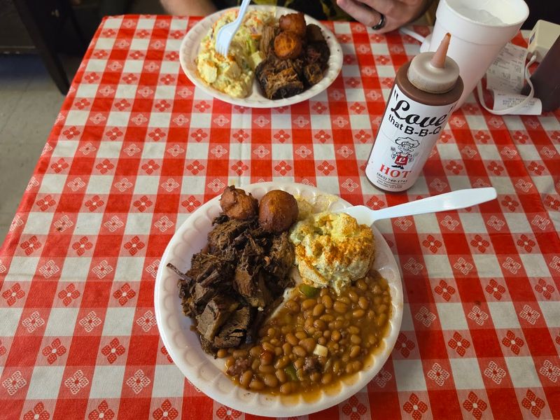 A small spot with big Tennessee barbecue energy A small spot with big Tennessee barbecue energy