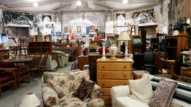 The Furniture Floor Is Where Illinois Bargain Hunters Lock In The Furniture Floor Is Where Illinois Bargain Hunters Lock In