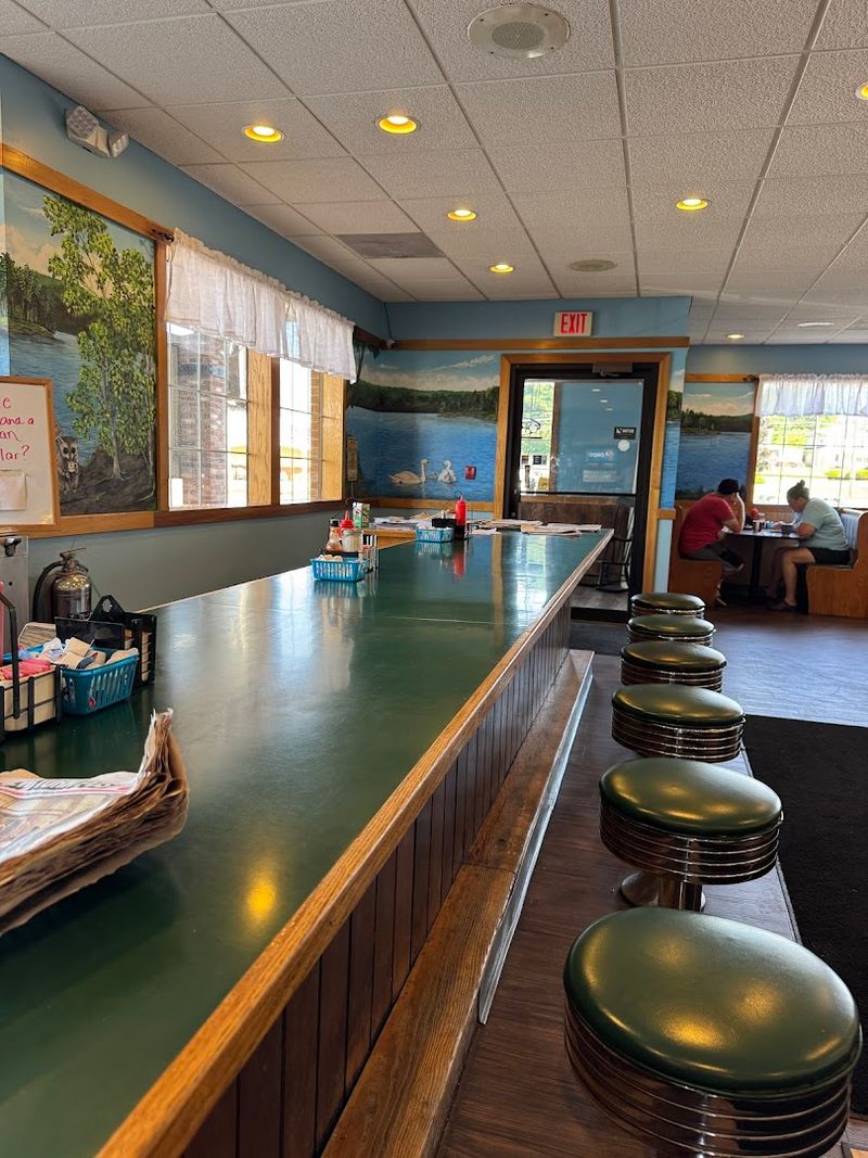 Quick service and steady coffee help seal the deal