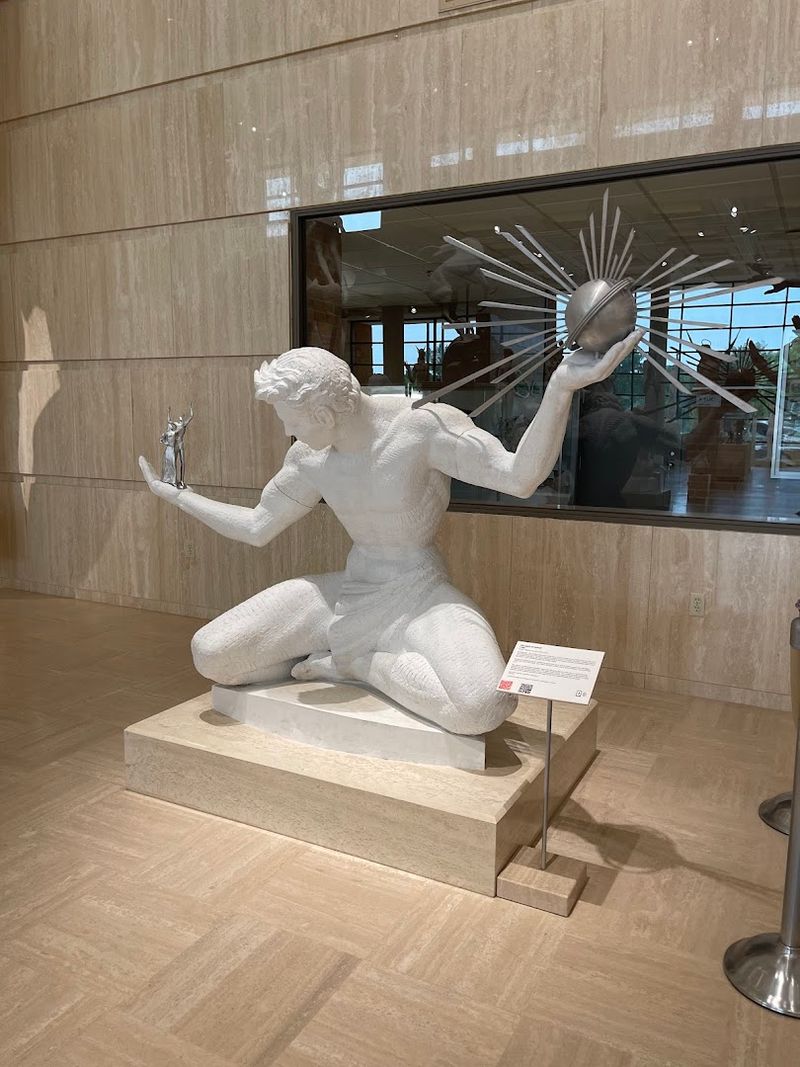 Recognizing Sculptures You Have Seen Before Without Knowing Why
