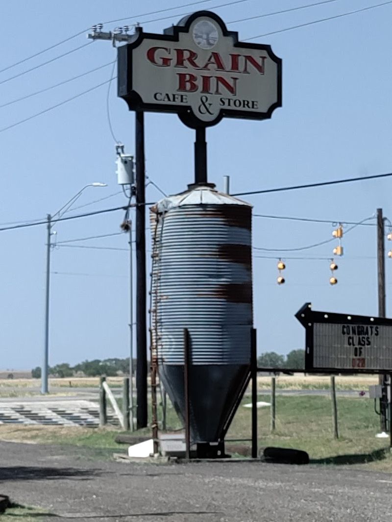 Repurposed Silo Architecture That Stops Traffic Repurposed Silo Architecture That Stops Traffic