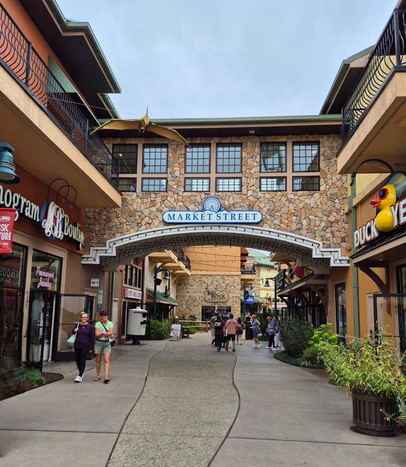 Restaurants And Sweet Treats Make It Easy To Spend The Whole Day Here Restaurants And Sweet Treats Make It Easy To Spend The Whole Day Here