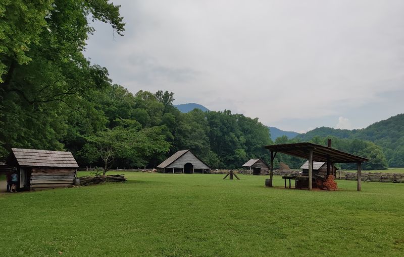 River views, open fields, and mountain atmosphere