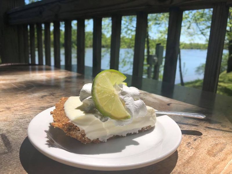 Riverview Restaurant & Marina — Ashland City