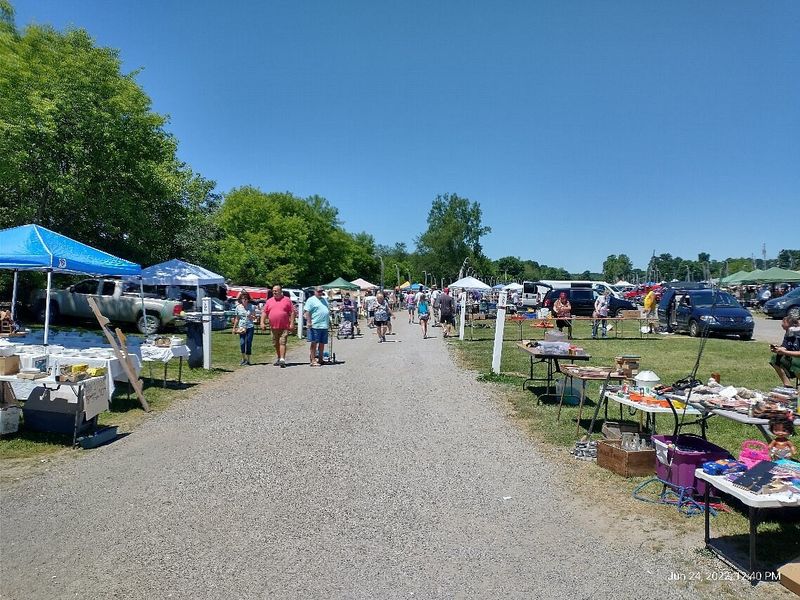 Rogers Flea Market & Auctions (Rogers) Rogers Flea Market & Auctions (Rogers)